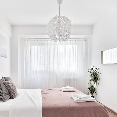Appartamento With Cinema & Work Space *
