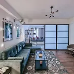 Apartman With Cinema & Work Space Bukarest