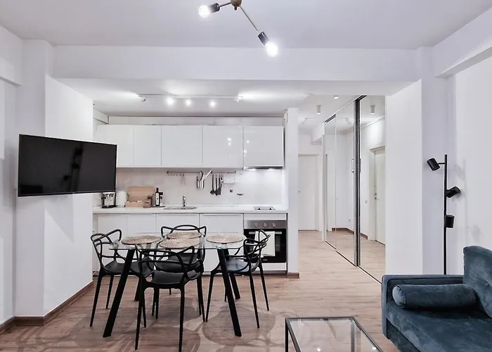 Apartamento With Cinema & Work Space