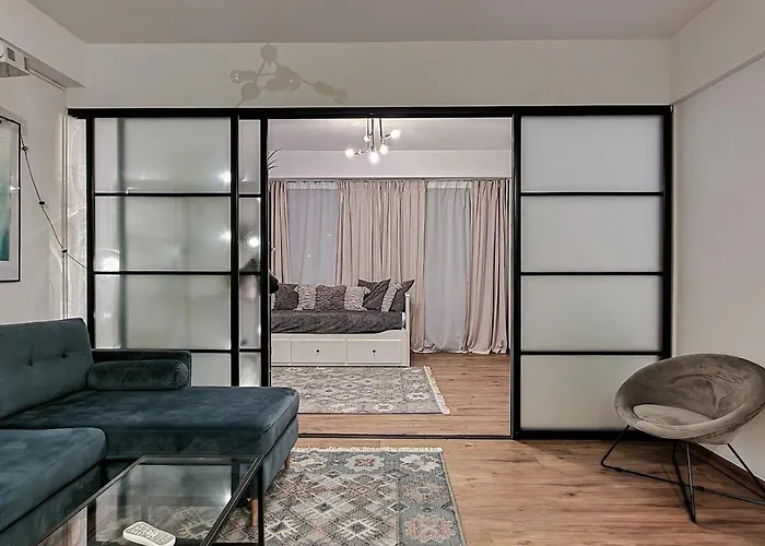 Apartamento With Cinema & Work Space